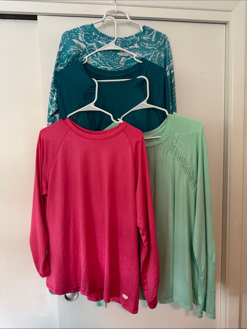 Women Bundle of 4 Reel Legends SPF Rash Guard Long Sleeve Shirts XL Extra Large